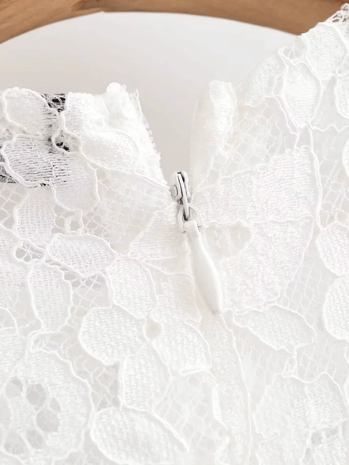 Midi Dress in Textured Lace with Flowers – Carla