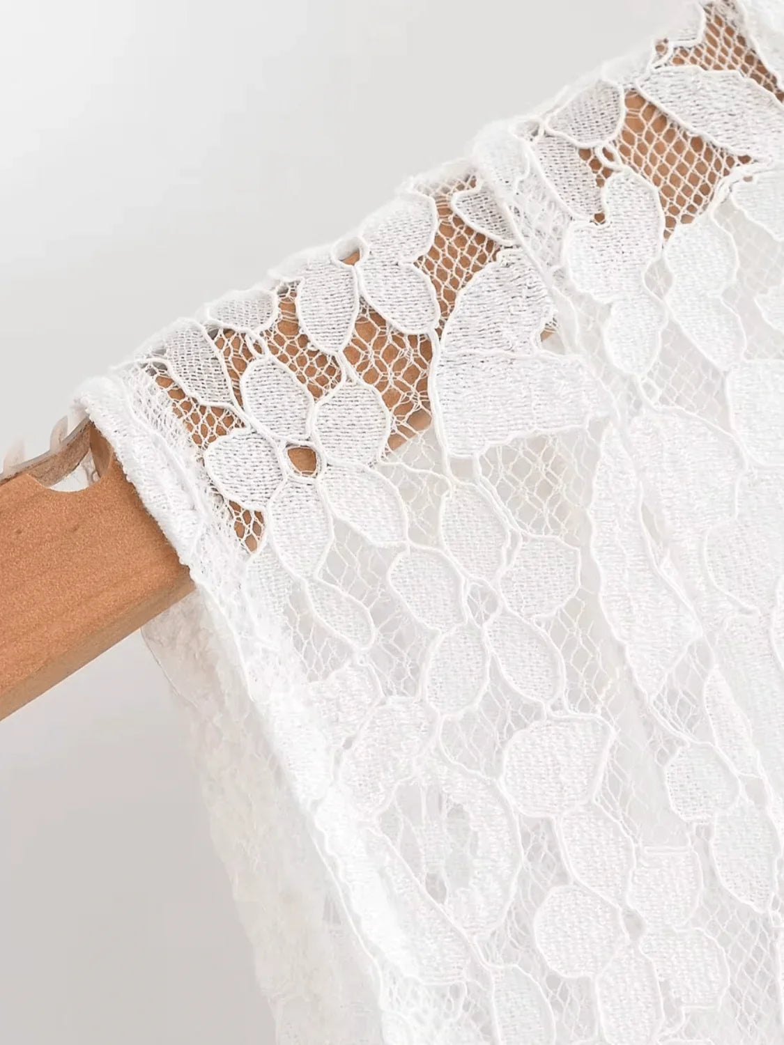 Midi Dress in Textured Lace with Flowers – Carla